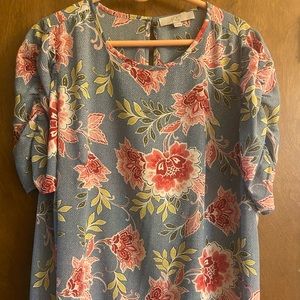 Loft floral short sleeved blouse. Rouched sleeve